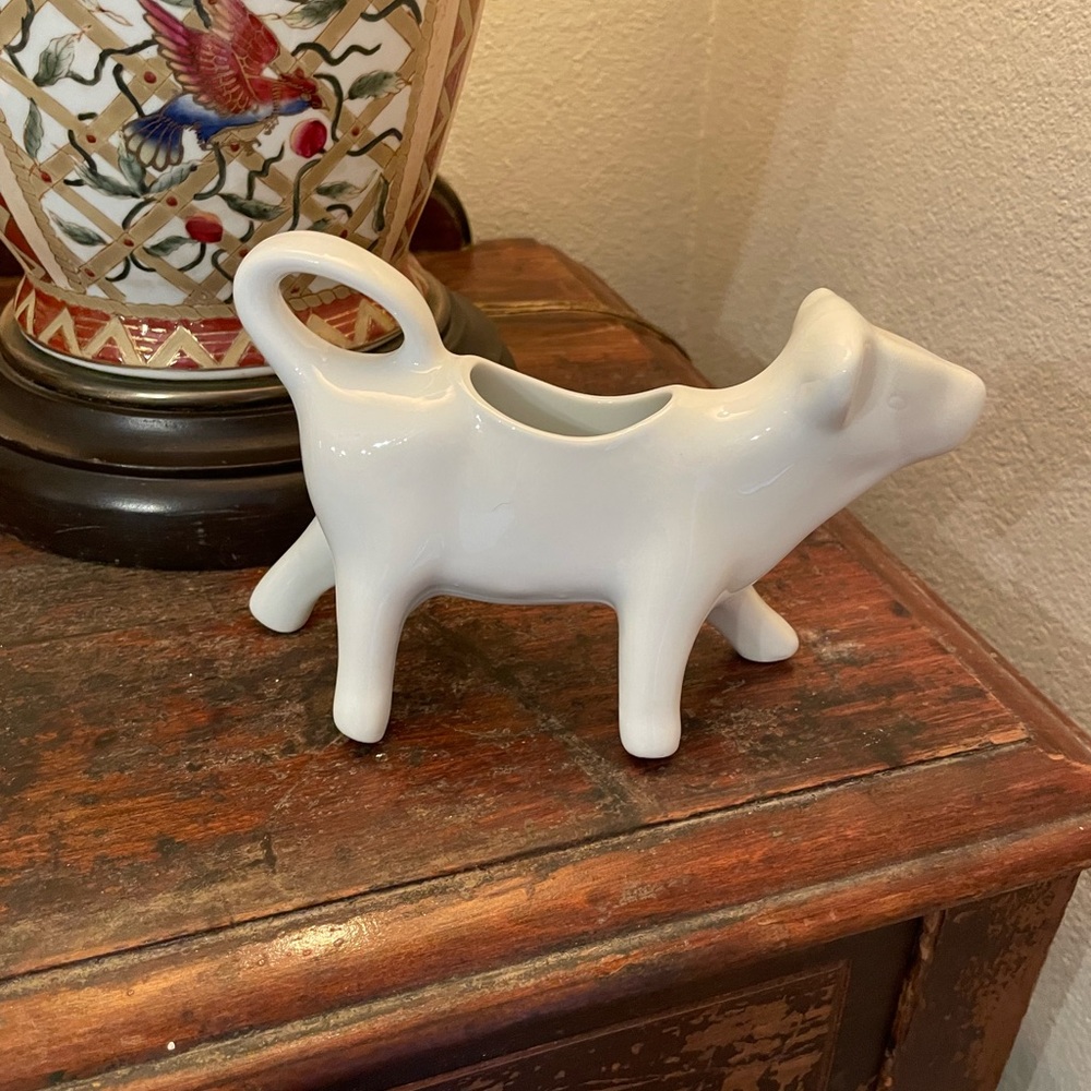 Cordon Bleu Porcelain Cow Creamer